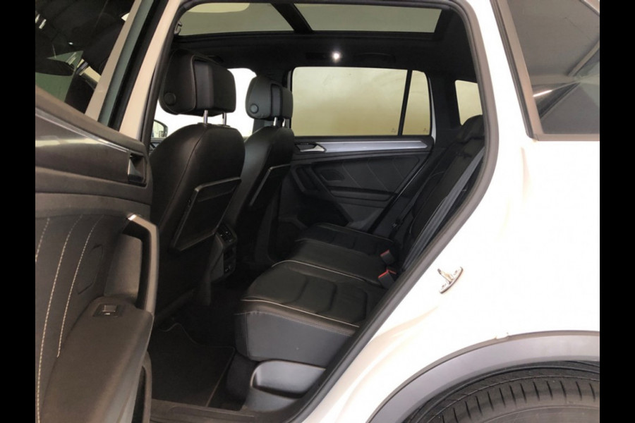 Volkswagen Tiguan 1.5 TSI ACT Highline Business R - Pano/Schuifdak- Leder - Navi - Afn.Trekhaak - Virt.Cockpit