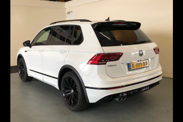 Volkswagen Tiguan 1.5 TSI ACT Highline Business R - Pano/Schuifdak- Leder - Navi - Afn.Trekhaak - Virt.Cockpit