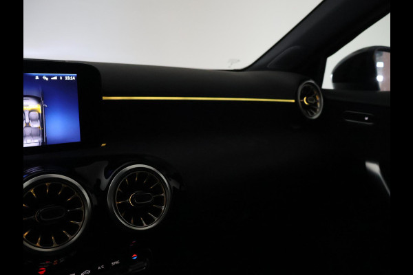 Mercedes-Benz A-Klasse 180 STAR EDITION AMG LINE LIMITED + PANORAMA | SFEERVERLICHTING | 19 INCH LMV | CAMERA