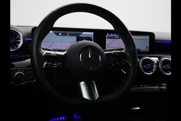 Mercedes-Benz A-Klasse 180 STAR EDITION AMG LINE LIMITED + PANORAMA | SFEERVERLICHTING | 19 INCH LMV | CAMERA