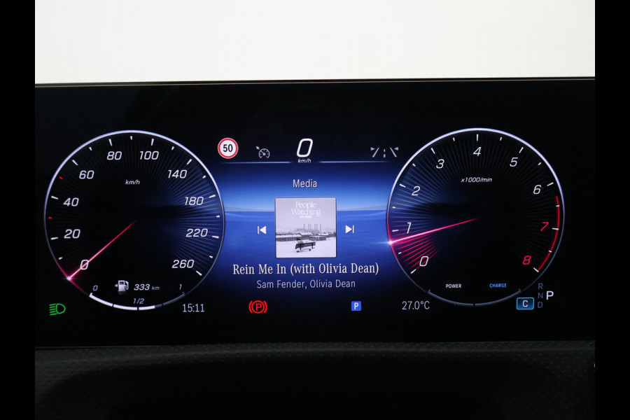 Mercedes-Benz A-Klasse 180 STAR EDITION AMG LINE LIMITED + PANORAMA | SFEERVERLICHTING | 19 INCH LMV | CAMERA