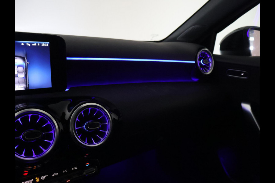 Mercedes-Benz A-Klasse 180 STAR EDITION AMG LINE LIMITED + PANORAMA | SFEERVERLICHTING | 19 INCH LMV | CAMERA