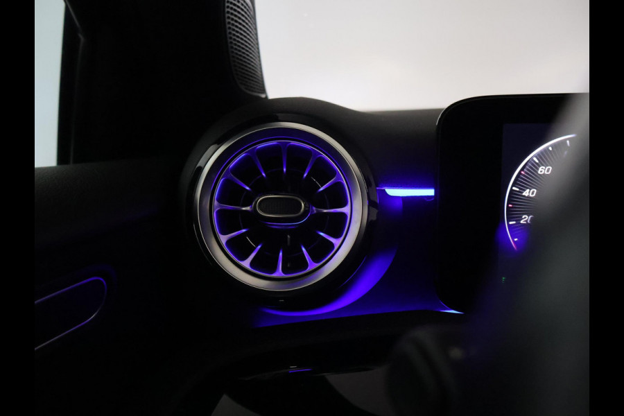 Mercedes-Benz A-Klasse 180 STAR EDITION AMG LINE LIMITED + PANORAMA | SFEERVERLICHTING | 19 INCH LMV | CAMERA