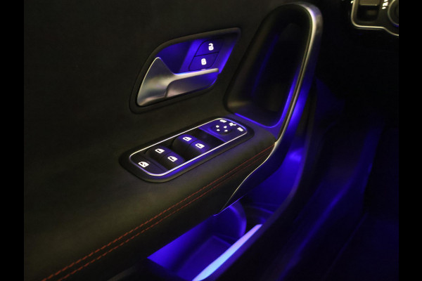 Mercedes-Benz A-Klasse 180 STAR EDITION AMG LINE LIMITED + PANORAMA | SFEERVERLICHTING | 19 INCH LMV | CAMERA