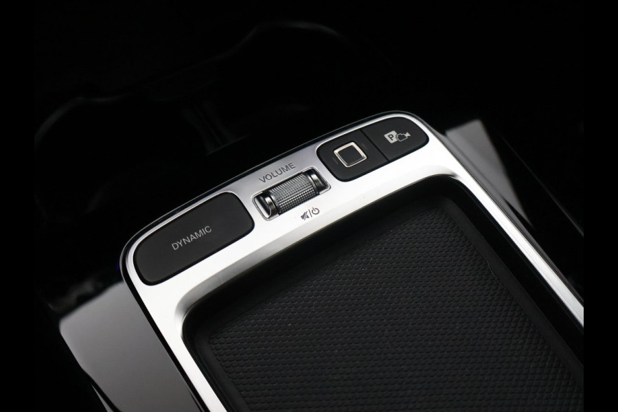 Mercedes-Benz A-Klasse 180 STAR EDITION AMG LINE LIMITED + PANORAMA | SFEERVERLICHTING | 19 INCH LMV | CAMERA