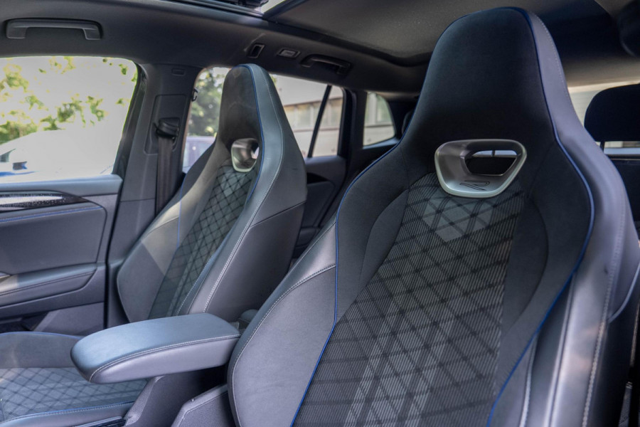 Volkswagen Tiguan 1.5 eTSI R-Line Business | 360 | Trekhaak | Pano | H&K | IQ Light