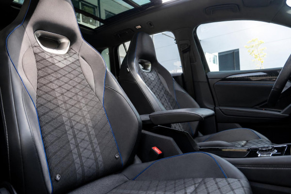 Volkswagen Tiguan 1.5 eTSI R-Line Business | 360 | Trekhaak | Pano | H&K | IQ Light