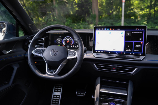Volkswagen Tiguan 1.5 eTSI R-Line Business | 360 | Trekhaak | Pano | H&K | IQ Light