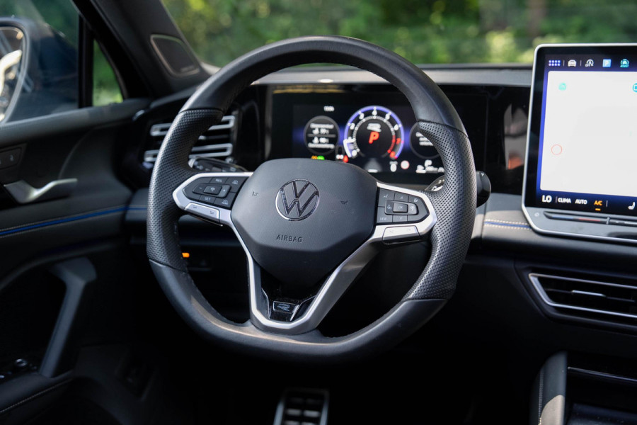 Volkswagen Tiguan 1.5 eTSI R-Line Business | 360 | Trekhaak | Pano | H&K | IQ Light