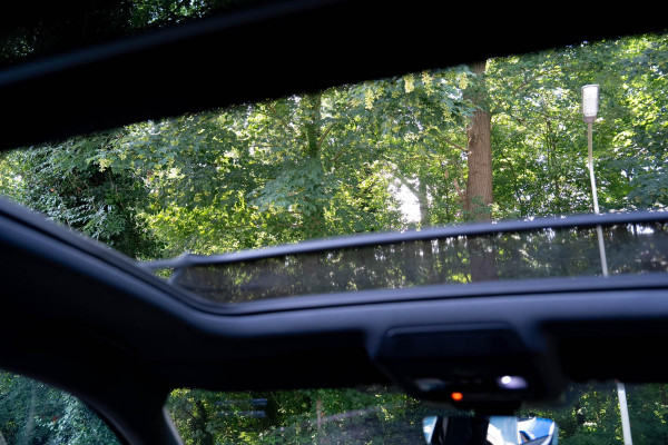 Volkswagen Tiguan 1.5 eTSI R-Line Business | 360 | Trekhaak | Pano | H&K | IQ Light