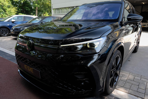 Volkswagen Tiguan 1.5 eTSI R-Line Business | 360 | Trekhaak | Pano | H&K | IQ Light