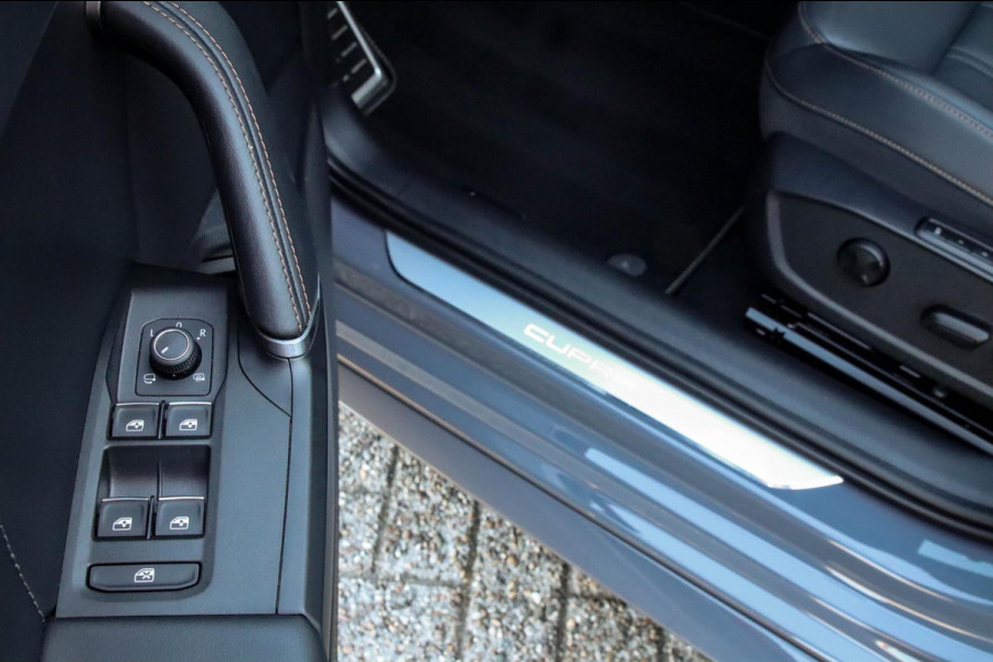 CUPRA Leon 1.4 e-Hybrid VZ Copper Edition 245pk DSG! 1e|Panoramadak|Virtual Cockpit|LED Matrix|Kuipstoelen elektrisch|NAVI|Camera