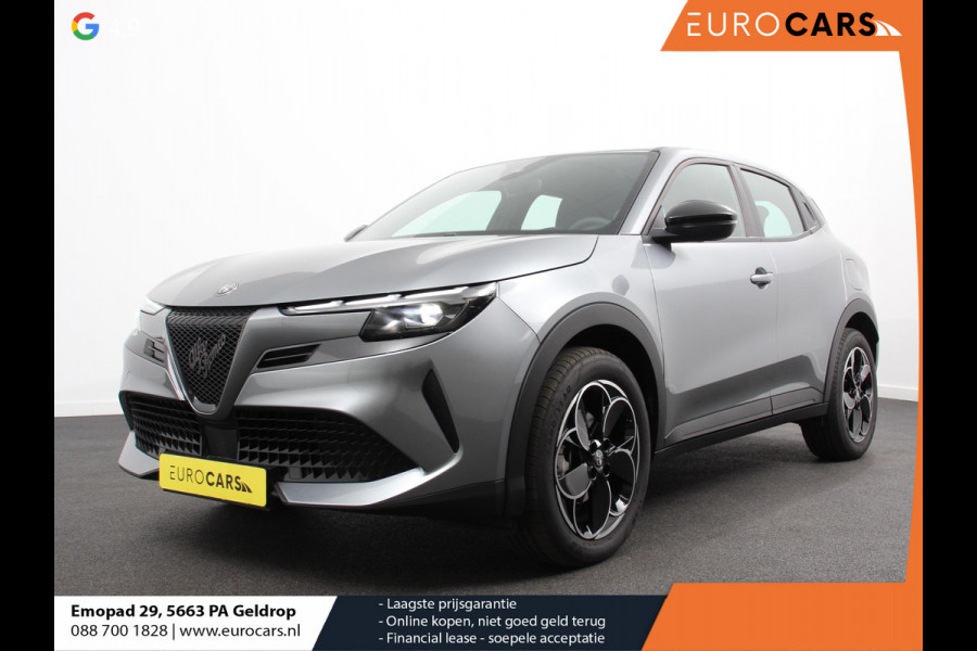 Alfa Romeo junior Elettrica Automaat 156PK DEMO! Adaptieve Cruise Control LMV 18 inch Full Led Matrix Parkeer sensoren Navigatie Apple Carplay / Android auto  Climate Control