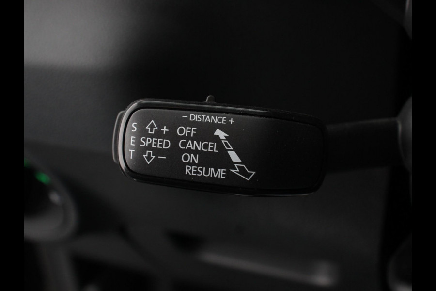 Škoda Karoq 1.5 TSI 150pk DSG ACT Selection DEMO ! Navigatie Apple Carplay/Android Auto Camera Parkeer sensoren Adaptieve Cruise Control Lichtmetalen Velgen Digitale Cockpit