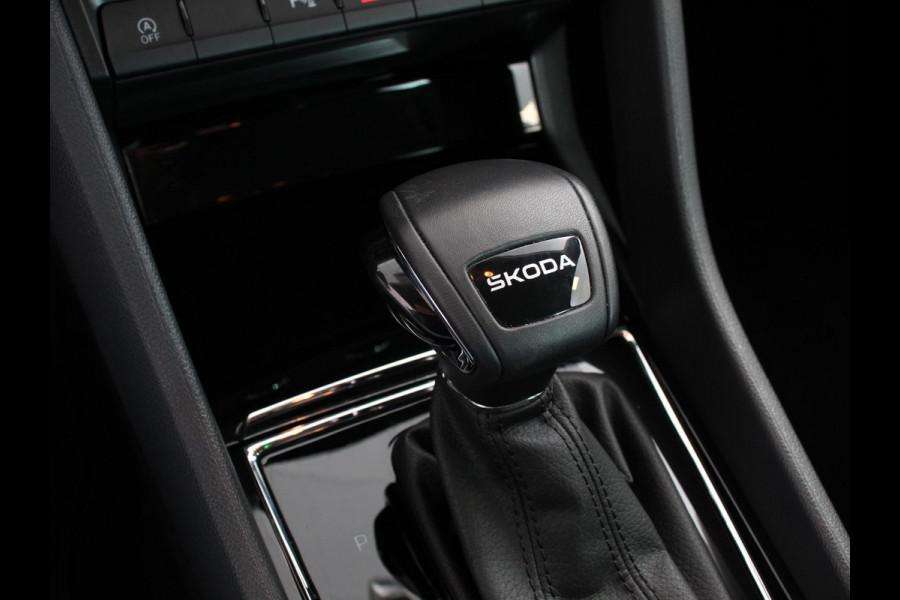 Škoda Karoq 1.5 TSI 150pk DSG ACT Selection DEMO ! Navigatie Apple Carplay/Android Auto Camera Parkeer sensoren Adaptieve Cruise Control Lichtmetalen Velgen Digitale Cockpit