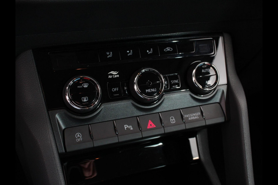 Škoda Karoq 1.5 TSI 150pk DSG ACT Selection DEMO ! Navigatie Apple Carplay/Android Auto Camera Parkeer sensoren Adaptieve Cruise Control Lichtmetalen Velgen Digitale Cockpit