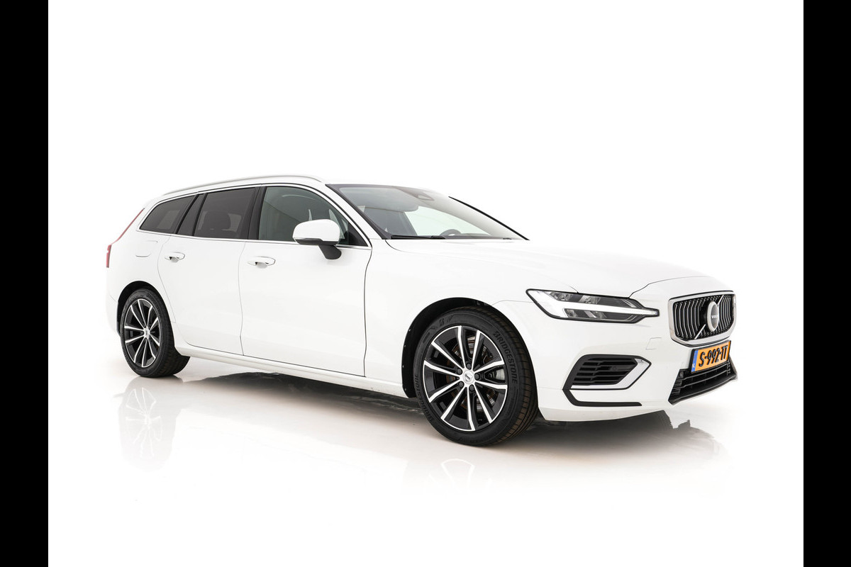 Volvo V60 2.0 T6 Core Bright AWD (Plug-In) {SoH-97%} (INCL-BTW)  Aut. *FULL-LED | DIGI-COCKPIT | CAMERA | HEATED-COMFORTSEATS | KEYLESS | DAB | PRIVACY-GLASS | CARPLAY | NAVI-FULLMAP | TOWBAR | 18''ALU*