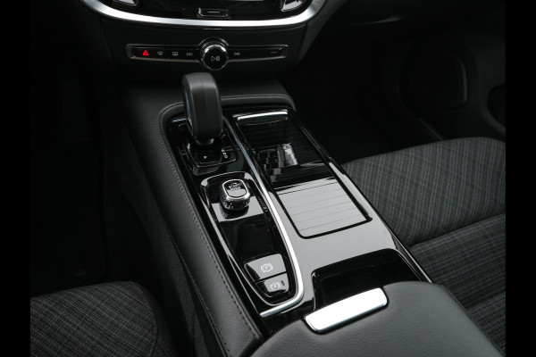 Volvo V60 2.0 T6 Core Bright AWD (Plug-In) {SoH-97%} (INCL-BTW)  Aut. *FULL-LED | DIGI-COCKPIT | CAMERA | HEATED-COMFORTSEATS | KEYLESS | DAB | PRIVACY-GLASS | CARPLAY | NAVI-FULLMAP | TOWBAR | 18''ALU*
