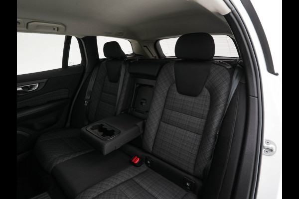 Volvo V60 2.0 T6 Core Bright AWD (Plug-In) {SoH-97%} (INCL-BTW)  Aut. *FULL-LED | DIGI-COCKPIT | CAMERA | HEATED-COMFORTSEATS | KEYLESS | DAB | PRIVACY-GLASS | CARPLAY | NAVI-FULLMAP | TOWBAR | 18''ALU*