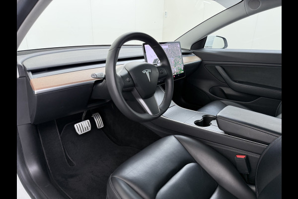 Tesla Model 3 Performance 513PK AWD **FSD** Panoramadak Navi Camera's Leder Stoelverwarming Navi Ecc Adap.Cruise Pdc Led Lmv 20" Google-Maps Elek.Stoelen+Memory Remote App Bediening Premium Audio