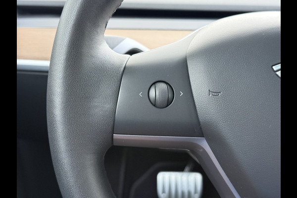 Tesla Model 3 Performance 513PK AWD **FSD** Panoramadak Navi Camera's Leder Stoelverwarming Navi Ecc Adap.Cruise Pdc Led Lmv 20" Google-Maps Elek.Stoelen+Memory Remote App Bediening Premium Audio