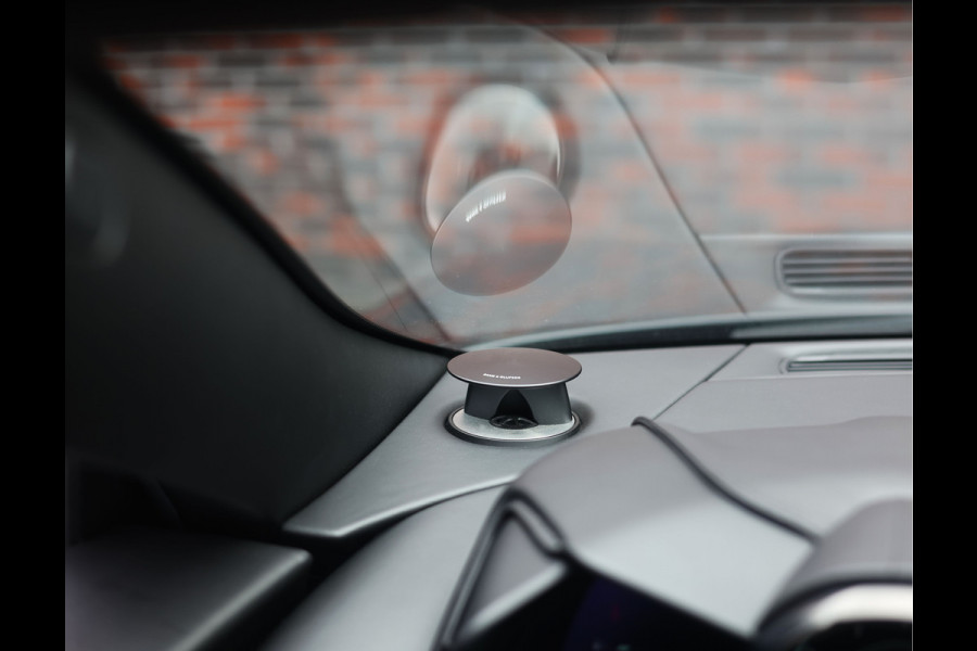 Aston Martin DBS 5.2 V12 Superleggera | B&O BeoSound - Xenon Grey