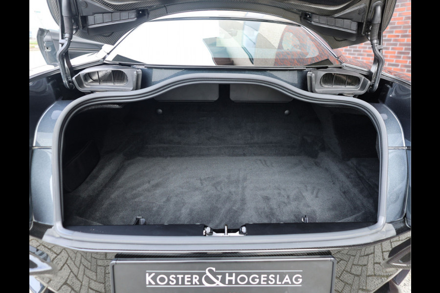 Aston Martin DBS 5.2 V12 Superleggera | B&O BeoSound - Xenon Grey