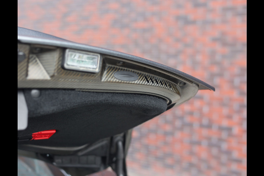 Aston Martin DBS 5.2 V12 Superleggera | B&O BeoSound - Xenon Grey
