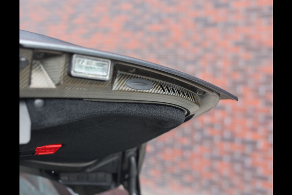 Aston Martin DBS 5.2 V12 Superleggera | B&O BeoSound - Xenon Grey