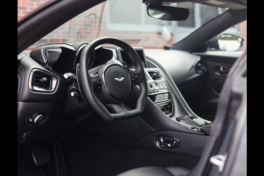 Aston Martin DBS 5.2 V12 Superleggera | B&O BeoSound - Xenon Grey