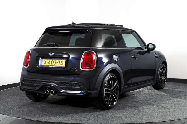 MINI 3-deurs 2.0 Cooper S | S/K-Panodak | Dig. Cockpit | Stoelverw. | PDC | Camera | NAV + App. Connect | ECC | Harman Kardon | LM 18" |