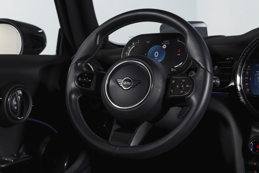 MINI 3-deurs 2.0 Cooper S | S/K-Panodak | Dig. Cockpit | Stoelverw. | PDC | Camera | NAV + App. Connect | ECC | Harman Kardon | LM 18" |