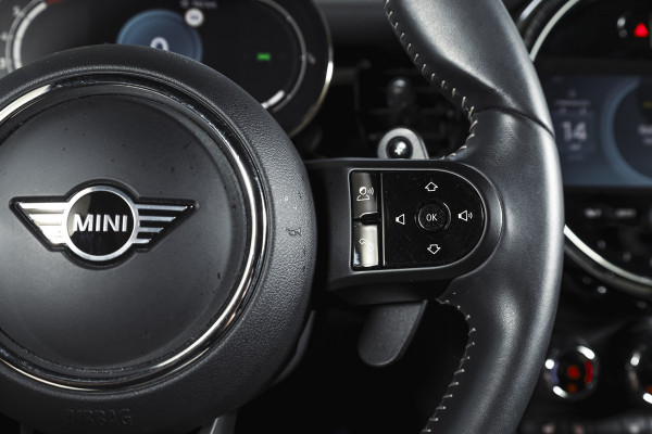 MINI 3-deurs 2.0 Cooper S | S/K-Panodak | Dig. Cockpit | Stoelverw. | PDC | Camera | NAV + App. Connect | ECC | Harman Kardon | LM 18" |