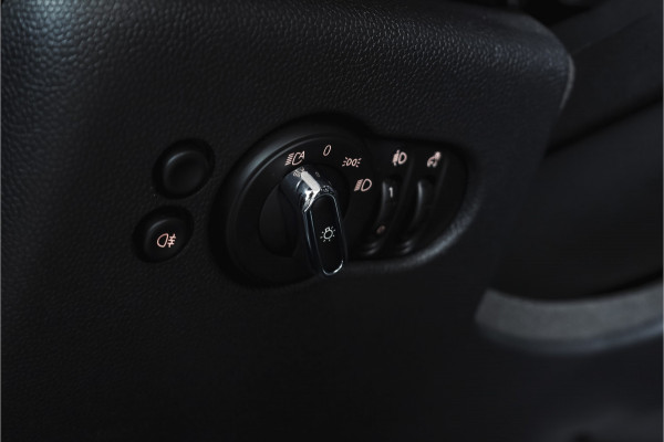 MINI 3-deurs 2.0 Cooper S | S/K-Panodak | Dig. Cockpit | Stoelverw. | PDC | Camera | NAV + App. Connect | ECC | Harman Kardon | LM 18" |