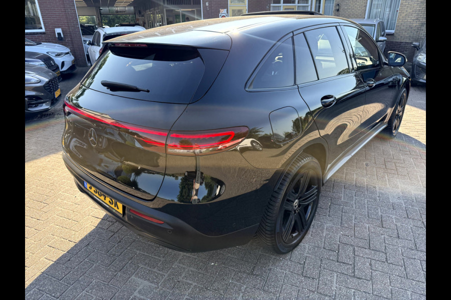 Mercedes-Benz EQC 400 4MATIC Business Luxury 80 kWh SOH 93.4%, Schuifdak, Trekhaak