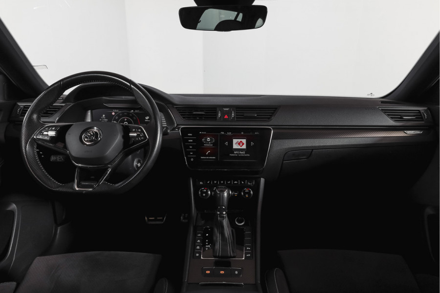 Škoda Superb Combi 1.4 TSI iV Sportline Business | S/K-Panodak | Dig. Cockpit | Adapt. Cruise | Winterpakket | PDC | NAV + App. Connect | ECC | Elek. Klep | LM 19" |
