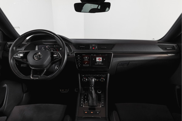 Škoda Superb Combi 1.4 TSI iV Sportline Business | S/K-Panodak | Dig. Cockpit | Adapt. Cruise | Winterpakket | PDC | NAV + App. Connect | ECC | Elek. Klep | LM 19" |