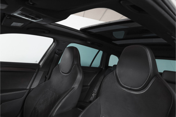 Škoda Superb Combi 1.4 TSI iV Sportline Business | S/K-Panodak | Dig. Cockpit | Adapt. Cruise | Winterpakket | PDC | NAV + App. Connect | ECC | Elek. Klep | LM 19" |