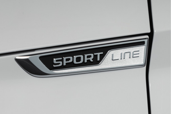 Škoda Superb Combi 1.4 TSI iV Sportline Business | S/K-Panodak | Dig. Cockpit | Adapt. Cruise | Winterpakket | PDC | NAV + App. Connect | ECC | Elek. Klep | LM 19" |