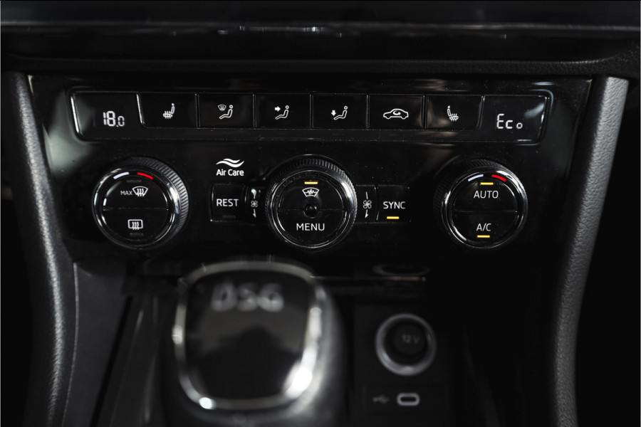 Škoda Superb Combi 1.4 TSI iV Sportline Business | S/K-Panodak | Dig. Cockpit | Adapt. Cruise | Winterpakket | PDC | NAV + App. Connect | ECC | Elek. Klep | LM 19" |