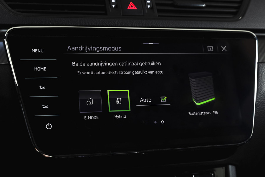 Škoda Superb Combi 1.4 TSI iV Sportline Business | S/K-Panodak | Dig. Cockpit | Adapt. Cruise | Winterpakket | PDC | NAV + App. Connect | ECC | Elek. Klep | LM 19" |