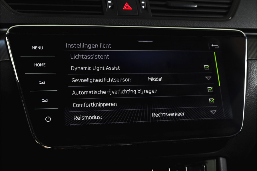 Škoda Superb Combi 1.4 TSI iV Sportline Business | S/K-Panodak | Dig. Cockpit | Adapt. Cruise | Winterpakket | PDC | NAV + App. Connect | ECC | Elek. Klep | LM 19" |
