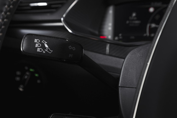 Škoda Superb Combi 1.4 TSI iV Sportline Business | S/K-Panodak | Dig. Cockpit | Adapt. Cruise | Winterpakket | PDC | NAV + App. Connect | ECC | Elek. Klep | LM 19" |