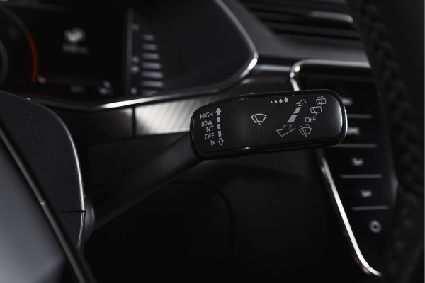 Škoda Superb Combi 1.4 TSI iV Sportline Business | S/K-Panodak | Dig. Cockpit | Adapt. Cruise | Winterpakket | PDC | NAV + App. Connect | ECC | Elek. Klep | LM 19" |