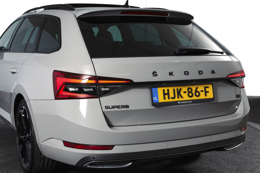 Škoda Superb Combi 1.4 TSI iV Sportline Business | S/K-Panodak | Dig. Cockpit | Adapt. Cruise | Winterpakket | PDC | NAV + App. Connect | ECC | Elek. Klep | LM 19" |
