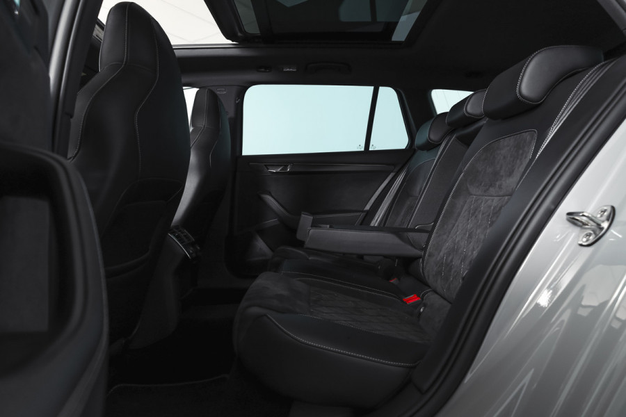 Škoda Superb Combi 1.4 TSI iV Sportline Business | S/K-Panodak | Dig. Cockpit | Adapt. Cruise | Winterpakket | PDC | NAV + App. Connect | ECC | Elek. Klep | LM 19" |