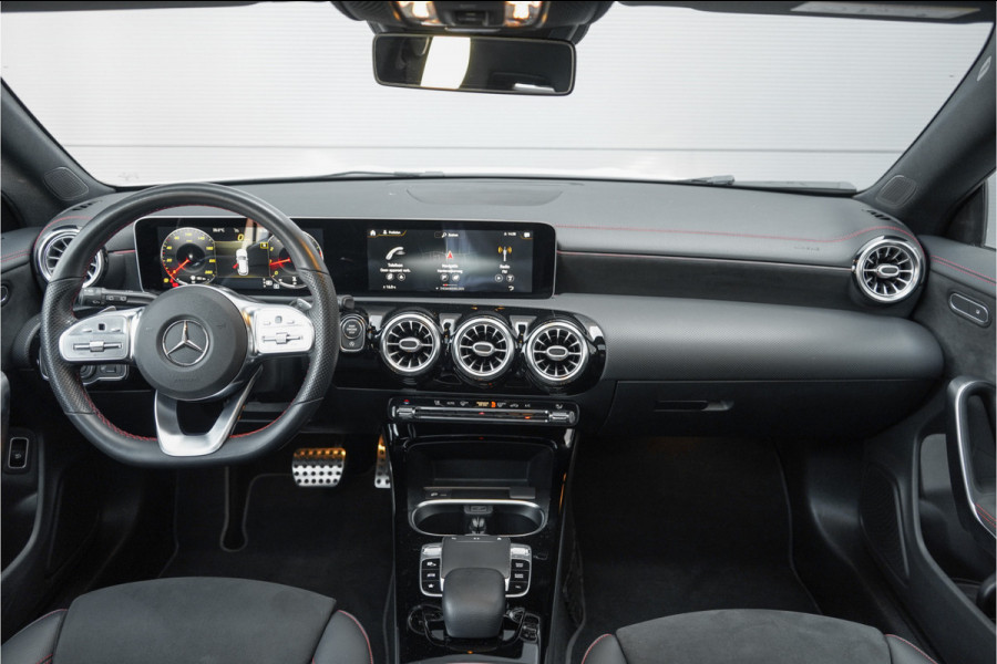 Mercedes-Benz CLA-Klasse Shooting Brake 200 Business Solution AMG Pano Camera