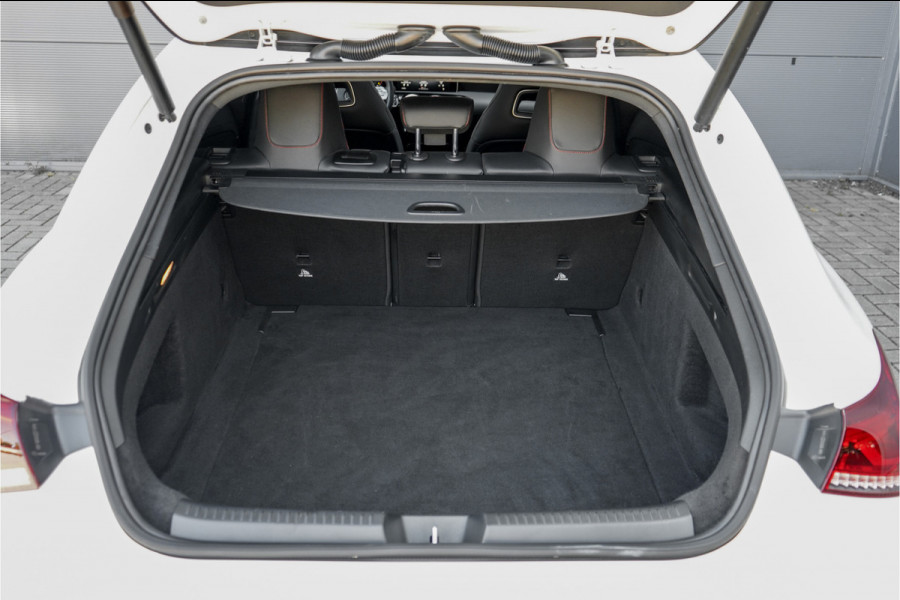 Mercedes-Benz CLA-Klasse Shooting Brake 200 Business Solution AMG Pano Camera