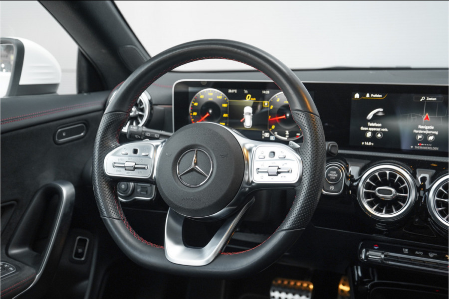 Mercedes-Benz CLA-Klasse Shooting Brake 200 Business Solution AMG Pano Camera