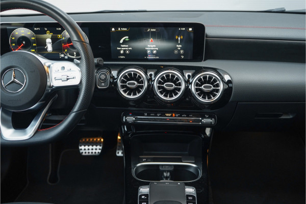 Mercedes-Benz CLA-Klasse Shooting Brake 200 Business Solution AMG Pano Camera